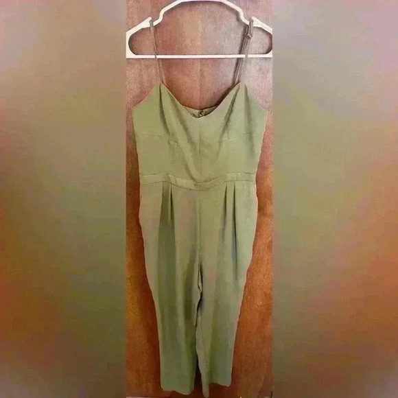 Jennifer Lopez Olive Green Jumpsuit - Picture 1 of 9